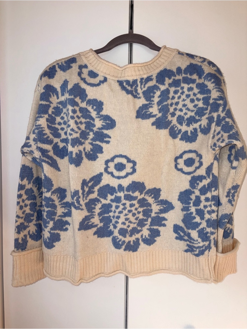 Sundance Floral Blue Cream Cashmere Angora Cropped Sweater Women Size S - Picture 2 of 5